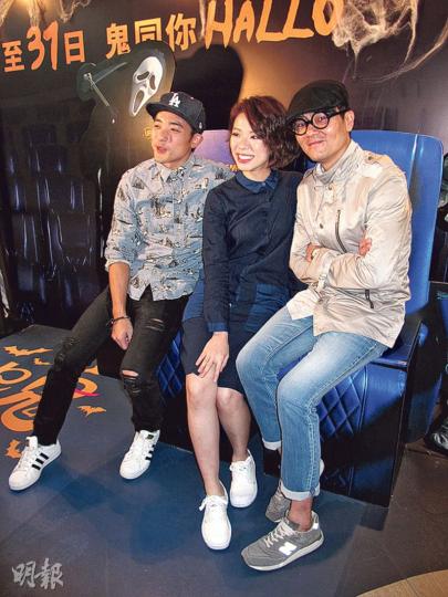 林家棟(右起)與J.Arie、林德信到戲院出席萬聖節活動。林家棟表示支持陳國邦離巢無綫,因為外面空間大到無人有。(攝影:鍾一虹)河國榮表示自己跟陳國邦的情况相似,明白對方寫公開信並非埋怨,只是表達多年來無機會,故決定外闖。(攝影:鍾一虹) 林家棟(右起)與J.Arie、林德信到戲院出席萬聖節活動。林家棟表示支持陳國邦離巢無綫,因為外面空間大到無人有。(攝影:鍾一虹)河國榮表示自己跟陳國邦的情况相似,明白對方寫公開信並非埋怨,只是表達多年來無機會,故決定外闖。(攝影:鍾一虹)