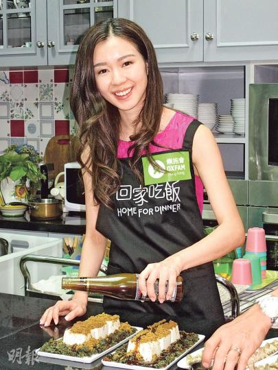 麥明詩自言最叻煮口水雞,但男友林作(圓圖)未有機會試。(攝影:鍾一虹) 麥明詩自言最叻煮口水雞,但男友林作(圓圖)未有機會試。(攝影:鍾一虹)