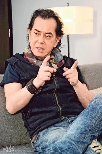 黃秋生因為雨傘運動已超過一年沒有返內地拍電影,他形容現在正好好在修煉自己。(攝影﹕梁迺楠) 黃秋生因為雨傘運動已超過一年沒有返內地拍電影,他形容現在正好好在修煉自己。(攝影﹕梁迺楠)