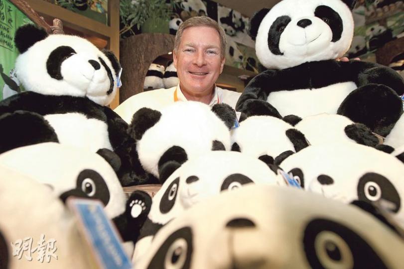 苗樂文熱愛動物，除了登山纜車，最愛流連動物展館。對於有批評指圈養動物不算真正保育，苗希望藉展館教育公眾，令他們往後願意為保育動物付出。（李紹昌攝）