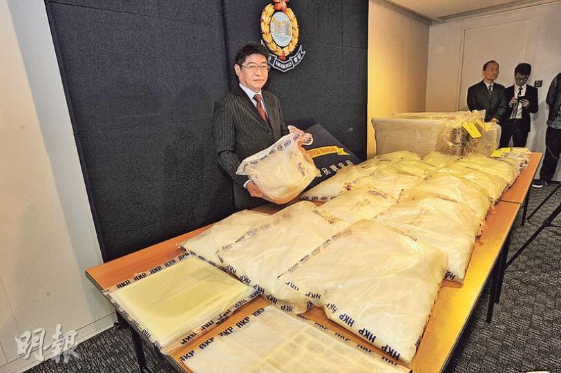 警方毒品調查科破獲近10年最大宗K仔毒品案,共檢獲144.5公斤氯胺酮,市值達1800萬元。(樊銳昌攝) 警方毒品調查科破獲近10年最大宗K仔毒品案,共檢獲144.5公斤氯胺酮,市值達1800萬元。(樊銳昌攝)