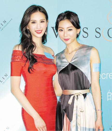 何傲兒(左)與周嘉儀(右)悉心打扮出席活動。(攝影﹕林蘊兒) 何傲兒(左)與周嘉儀(右)悉心打扮出席活動。(攝影﹕林蘊兒)