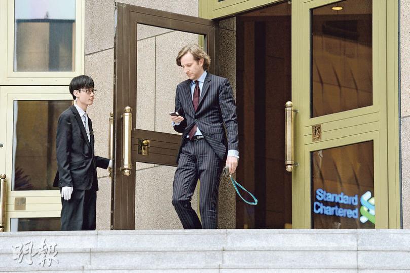渣打昨日宣布「瘦身」大計,由即日起至2018年,於全球裁減15,000人,香港亦不能倖免。(鍾林枝攝) 渣打昨日宣布「瘦身」大計,由即日起至2018年,於全球裁減15,000人,香港亦不能倖免。(鍾林枝攝)