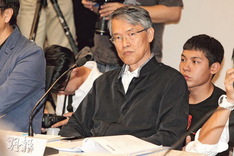 中央政策組全職顧問王卓祺昨出席民建聯圓桌會議,把政府施政困難歸咎傳媒高度不受約束、社會高度政治化。 (林俊源攝) 中央政策組全職顧問王卓祺昨出席民建聯圓桌會議,把政府施政困難歸咎傳媒高度不受約束、社會高度政治化。 (林俊源攝)
