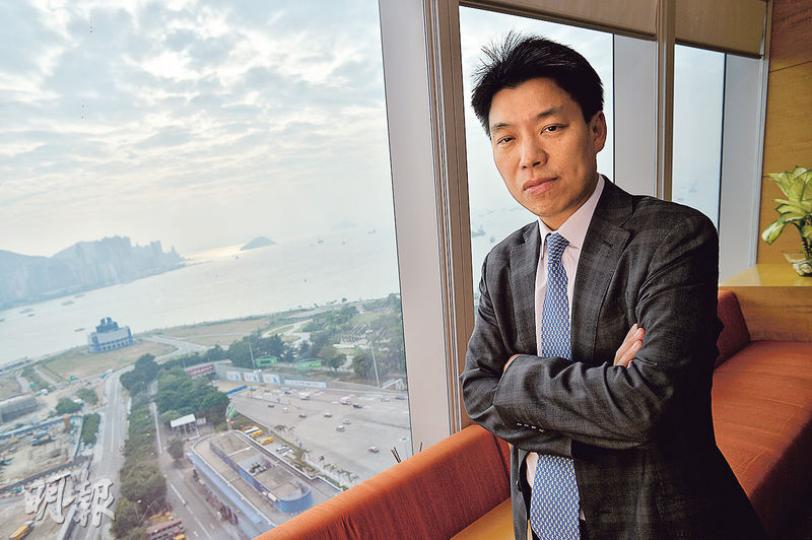 創凱高級投資基金經理(中國基金)莫文輝指出,不少個人投資者傾向炒消息或跟隨大市勢頭進行投資,但以選擇中國股票作中長線投資而言,除了留意國策及相關消息,股價的市盈率(P/E)及流動性亦是需要考慮因素。(蘇智鑫攝) 創凱高級投資基金經理(中國基金)莫文輝指出,不少個人投資者傾向炒消息或跟隨大市勢頭進行投資,但以選擇中國股票作中長線投資而言,除了留意國策及相關消息,股價的市盈率(P/E)及流動性亦是需要考慮因素。(蘇智鑫攝)