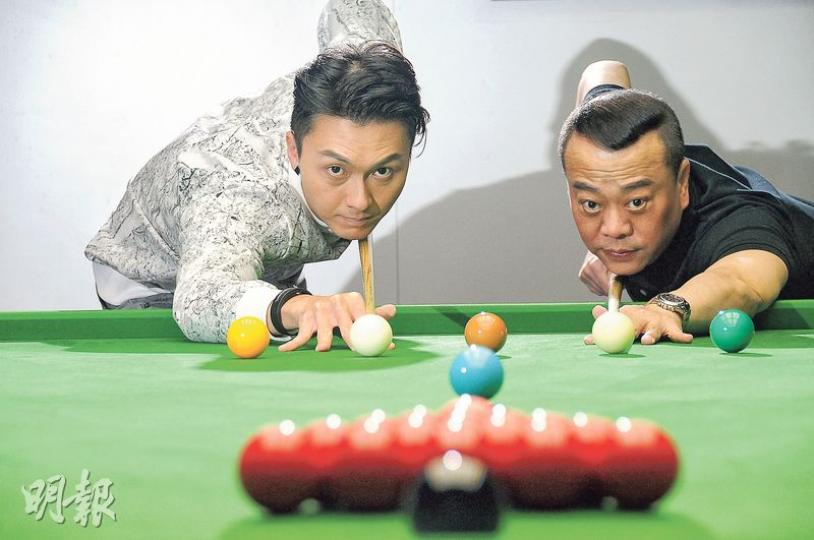 Bobby（右）大讚王浩信宜古宜今，再加以琢磨、修練就更好，而王浩信就大讚Bobby轉數超級快。（攝影：孫華中）王浩信囡囡王靖喬高唱﹕「太陽Bobby！太陽Bobby！去咗邊！去咗邊！」這條短片令Bobby開心high爆。（攝影：孫華中）