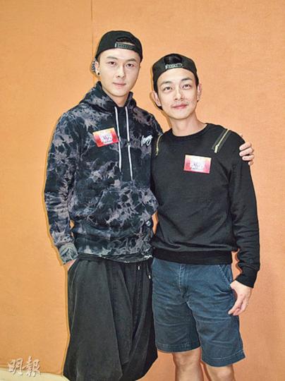 王浩信(左)與梁烈唯(右)前晚為台慶跳舞環節進行綵排。(攝影﹕鍾一虹) 王浩信(左)與梁烈唯(右)前晚為台慶跳舞環節進行綵排。(攝影﹕鍾一虹)