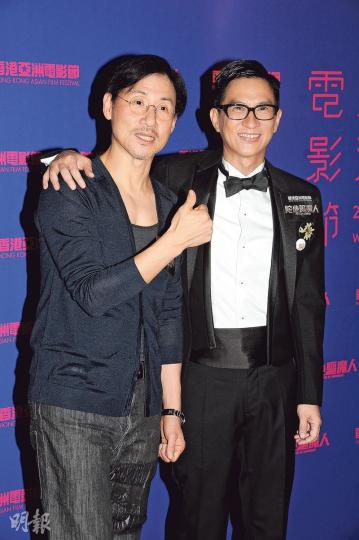 張學友(左)為張家輝(右)執導的電影客串演出,仗義不收分文。(攝影:孫華中)張學友(左)和梁家輝(右)合作過電影《東邪西毒》,相隔多年依然老友鬼鬼。(攝影:孫華中) 張學友(左)為張家輝(右)執導的電影客串演出,仗義不收分文。(攝影:孫華中)張學友(左)和梁家輝(右)合作過電影《東邪西毒》,相隔多年依然老友鬼鬼。(攝影:孫華中)