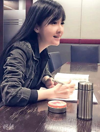 素顏的周慧敏完美演繹不老的傳說。(微博圖片) 素顏的周慧敏完美演繹不老的傳說。(微博圖片)