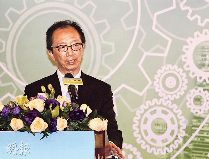 前財政司長梁錦松昨出席滬港澳青年經濟發展論壇，慨嘆本港欠缺政通人和，認為光靠鬥爭建設社會，而不把港人的熱情集中發展社會是很可惜，勸勉現任特首及未來特首都要團結港人及減少鬥爭。（郭慶輝攝）