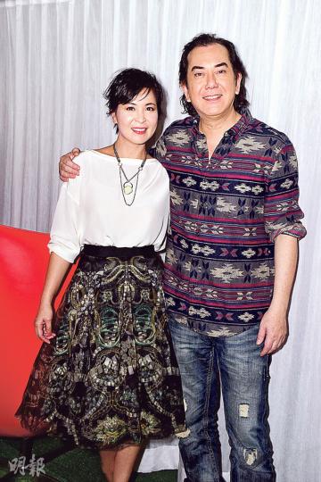 黃秋生讚蘇玉華藝術修養和水平高,最適合頂替吳君如演《狂揪夫妻》。(攝影:梁迺楠) 黃秋生讚蘇玉華藝術修養和水平高,最適合頂替吳君如演《狂揪夫妻》。(攝影:梁迺楠)