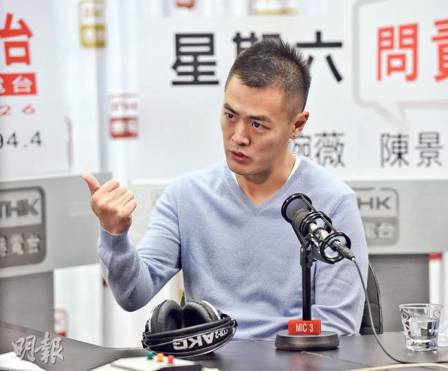區選過後,青年事務委員會主席劉鳴煒表示計劃約見參與區選的青年,了解他們的參選經驗,但強調並非為政府「收風」或「獵頭」、覓人選加入政府諮詢架構。(陳淑安攝) 區選過後,青年事務委員會主席劉鳴煒表示計劃約見參與區選的青年,了解他們的參選經驗,但強調並非為政府「收風」或「獵頭」、覓人選加入政府諮詢架構。(陳淑安攝)