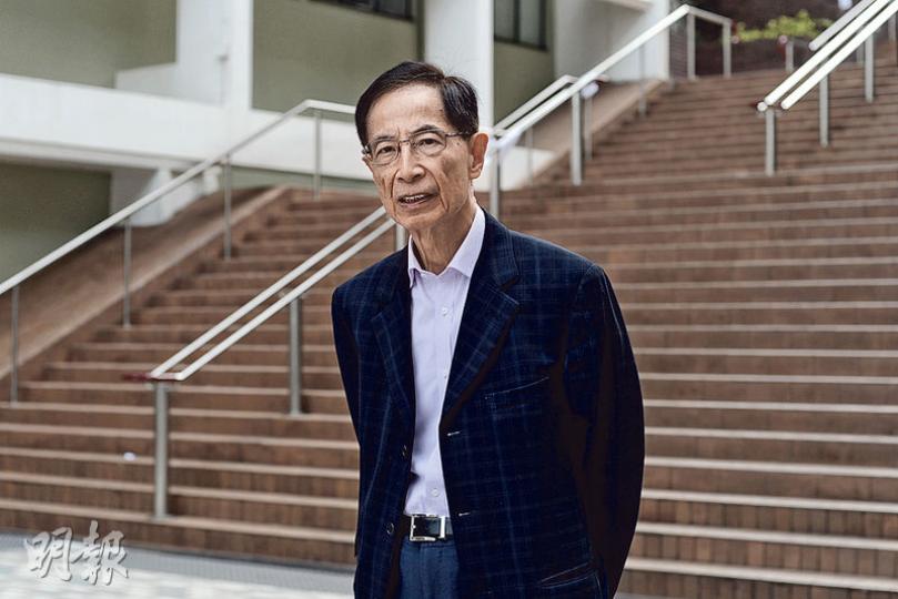 民主黨創黨主席李柱銘昨到港大畢業生議會特別會員大會投票後,形容校委會現時處事只為自身利益出發,沒考慮港大利益,又認為部分校委的決定「荒謬」,令港大蒙羞。(鍾林枝攝) 民主黨創黨主席李柱銘昨到港大畢業生議會特別會員大會投票後,形容校委會現時處事只為自身利益出發,沒考慮港大利益,又認為部分校委的決定「荒謬」,令港大蒙羞。(鍾林枝攝)