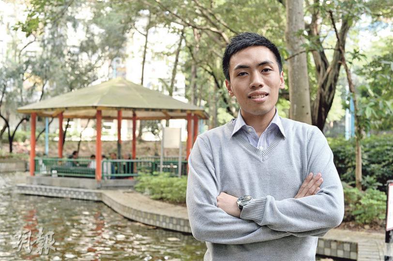 23歲的新民主同盟趙柱幫,出選沙田博康區擊敗當了20年區議員的對手,認為是居民求變而給予他一個機會,他承諾會切實做好社區工作。(鍾林枝攝) 23歲的新民主同盟趙柱幫,出選沙田博康區擊敗當了20年區議員的對手,認為是居民求變而給予他一個機會,他承諾會切實做好社區工作。(鍾林枝攝)