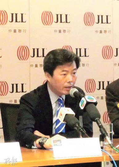 仲量聯行董事總經理曾煥平指整體樓市不健康,籲金管局放寬按揭成數。(劉詠怡攝) 仲量聯行董事總經理曾煥平指整體樓市不健康,籲金管局放寬按揭成數。(劉詠怡攝)