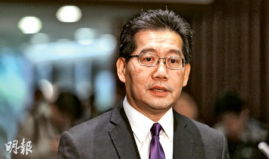 立法會流會後,商務及經濟發展局長蘇錦樑除表示可惜,更說﹕「希望有多幾日的時間,大家在這裏有一些理性和正面的討論。」(林俊源攝) 立法會流會後,商務及經濟發展局長蘇錦樑除表示可惜,更說﹕「希望有多幾日的時間,大家在這裏有一些理性和正面的討論。」(林俊源攝)