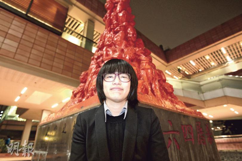 現為見習大律師的鄒幸彤（圖），早前於支聯會換屆中獲選為副主席，她說小時候媽媽每年都帶她出席六四晚會，結果令她對六四工作「愈踩愈深、不能自拔」。（郭慶輝攝）