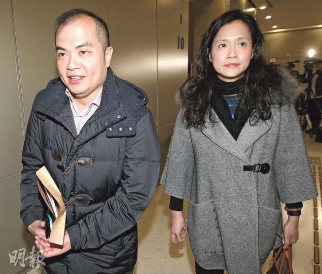 二弟甘琨禮的兒子甘連宏(左)及女兒甘蕎因(右)昨聯同律師前往破產管理署開會,處理初步清盤程序。(李紹昌攝) 二弟甘琨禮的兒子甘連宏(左)及女兒甘蕎因(右)昨聯同律師前往破產管理署開會,處理初步清盤程序。(李紹昌攝)