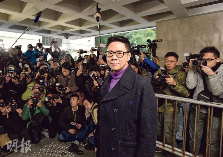 陳志雲到法庭聽判決，吸引大批傳媒採訪。（鄧宗弘攝）