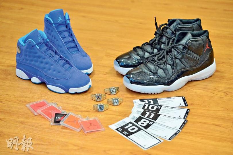 圖為海關檢獲的偽冒Nike Jordon系列波鞋，不法分子為掩人耳目，將波鞋、鞋扣、標籤等分開寄到火炭的工廈單位，才再組件寄給歐美買家。（鄧宗弘攝）