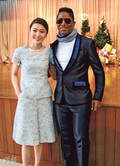 周麗淇跟Jermaine Jackson到保良局探訪小朋友，更獲對方邀請合唱。（攝影：柯美）
