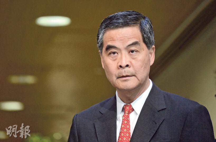 特首梁振英昨日首度回應銅鑼灣書店負責人李波失蹤一事,稱特區政府高度關注事件,並說不會接受內地執法人員在港執法,因屬違反《基本法》。梁振英亦表示處理此案與其他人口失蹤案一樣,在知道相關人士下落前,不適宜披露太多資訊。(蘇智鑫攝) 特首梁振英昨日首度回應銅鑼灣書店負責人李波失蹤一事,稱特區政府高度關注事件,並說不會接受內地執法人員在港執法,因屬違反《基本法》。梁振英亦表示處理此案與其他人口失蹤案一樣,在知道相關人士下落前,不適宜披露太多資訊。(蘇智鑫攝)