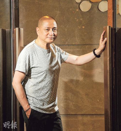 湯鎮業育有3子3女是娛樂圈多仔公,坦言跟子女如何維繫、平衡是一門學問。(攝影﹕孫華中)湯鎮業管教子女會秉承父親表面嚴厲、疼惜在心的一套。(攝影﹕孫華中) 湯鎮業育有3子3女是娛樂圈多仔公,坦言跟子女如何維繫、平衡是一門學問。(攝影﹕孫華中)湯鎮業管教子女會秉承父親表面嚴厲、疼惜在心的一套。(攝影﹕孫華中)