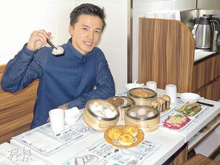 阿緯昨日來港慶祝其有份投資的餐廳開第5間分店。(攝影鎅O者:楊安莉) 阿緯昨日來港慶祝其有份投資的餐廳開第5間分店。(攝影鎅O者:楊安莉)