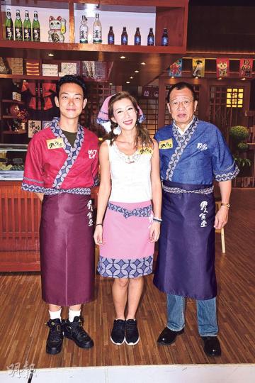許紹雄(左起)、陳婉衡及梁烈唯前晚為無綫節目《男人食堂》錄影最後一集,3人都感不捨。(攝影﹕梁迺楠)鄭俊弘、吳若希大讚坤哥努力,紅館開騷即使唔夠歌,都可以用自己風格唱別人的歌。(攝影﹕梁迺楠) 許紹雄(左起)、陳婉衡及梁烈唯前晚為無綫節目《男人食堂》錄影最後一集,3人都感不捨。(攝影﹕梁迺楠)鄭俊弘、吳若希大讚坤哥努力,紅館開騷即使唔夠歌,都可以用自己風格唱別人的歌。(攝影﹕梁迺楠)