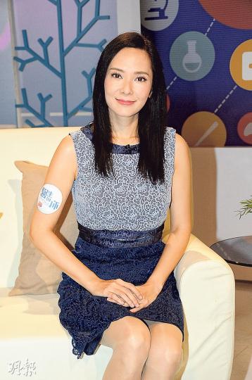 已10年沒做主持的郭羨妮為港台節目《醫生與你》擔任主持。(攝影﹕鍾偉茵)郭羨妮囡囡Kylie已4歲大,愈大愈靚女。(微博圖片)郭羨妮與老公朱少杰已夾好時間,準備明年生B。(微博圖片) 已10年沒做主持的郭羨妮為港台節目《醫生與你》擔任主持。(攝影﹕鍾偉茵)郭羨妮囡囡Kylie已4歲大,愈大愈靚女。(微博圖片)郭羨妮與老公朱少杰已夾好時間,準備明年生B。(微博圖片)