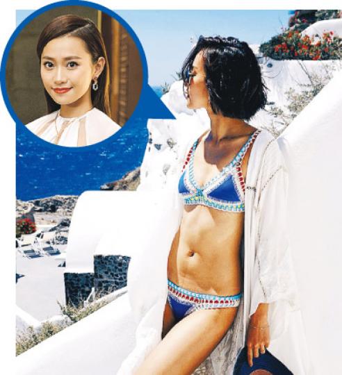 Miki曬性感比堅尼泳衣照,被網民笑她見肚,即時澄清說是陰影和幻覺。(微博圖片) Miki曬性感比堅尼泳衣照,被網民笑她見肚,即時澄清說是陰影和幻覺。(微博圖片)