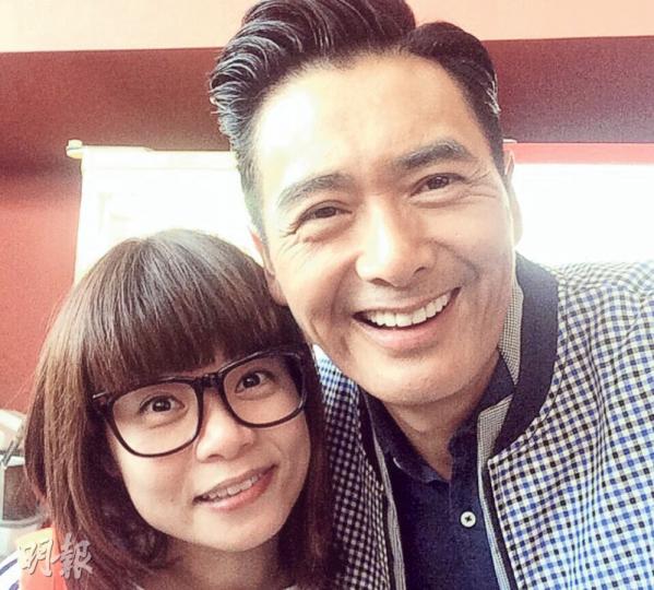 發哥也是小儀「集郵」對象。(微博圖片)黃宗澤攬得小儀好肉緊,何解無緋聞?(微博圖片)人人都想攬的非劉德華莫屬。(微博圖片) 發哥也是小儀「集郵」對象。(微博圖片)黃宗澤攬得小儀好肉緊,何解無緋聞?(微博圖片)人人都想攬的非劉德華莫屬。(微博圖片)
