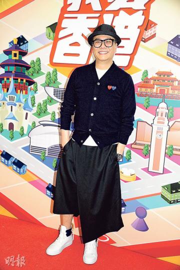 Bobby笑言若現在接廣告，價錢起碼要高幾個「開」。（攝影鎅O者﹕陳釗）陳瀅自爆小時候最愛摸女同學。（攝影鎅O者﹕陳釗）穿上睡衣的志偉與呂慧儀放笑彈。（攝影鎅O者﹕陳釗）