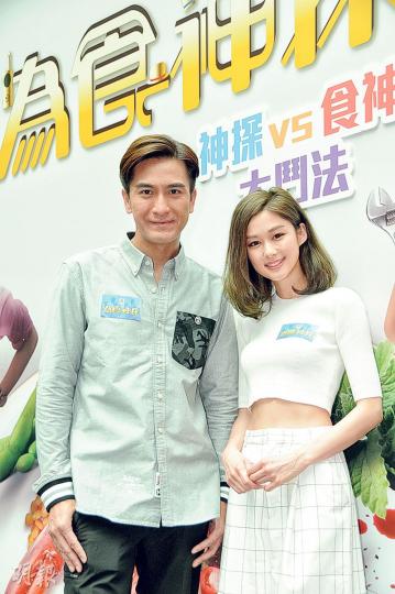 馬國明與香香大讚鍾嘉欣的B女好可愛。(攝影鎅O者﹕梁榮達)黃翠如(左起)、黃心穎、岑麗香及楊秀惠咬住「奶嘴糖」玩遊戲,冧爆現場粉絲。(攝影鎅O者﹕梁榮達) 馬國明與香香大讚鍾嘉欣的B女好可愛。(攝影鎅O者﹕梁榮達)黃翠如(左起)、黃心穎、岑麗香及楊秀惠咬住「奶嘴糖」玩遊戲,冧爆現場粉絲。(攝影鎅O者﹕梁榮達)