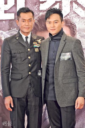 張智霖回想入行以來已四度跟古天樂合作,記起某年中秋節曾一起玩「煲蠟」、食月餅賞月,但古仔毫無印象。(攝影﹕鍾偉茵)蔡少芬童心未泯,拿着兔仔燈籠玩惜臉,笑到四萬咁口。(攝影﹕鍾偉茵) 張智霖回想入行以來已四度跟古天樂合作,記起某年中秋節曾一起玩「煲蠟」、食月餅賞月,但古仔毫無印象。(攝影﹕鍾偉茵)蔡少芬童心未泯,拿着兔仔燈籠玩惜臉,笑到四萬咁口。(攝影﹕鍾偉茵)