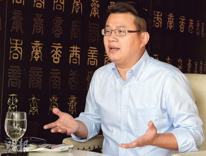 民主黨副主席尹兆堅以約4.1萬票奪得立法會新界西議席,惟得票較該黨上屆該區兩張落選名單總和低。他認為除了受選前民間配票影響外,部分泛民支持者已轉投較激進的政團。(劉焌陶攝) 民主黨副主席尹兆堅以約4.1萬票奪得立法會新界西議席,惟得票較該黨上屆該區兩張落選名單總和低。他認為除了受選前民間配票影響外,部分泛民支持者已轉投較激進的政團。(劉焌陶攝)