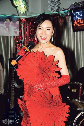 魏秋樺指亞洲會未來會做敬老活動,可能和製作公司合作選美活動。(攝影鎅O者﹕梁榮達)葉家寶(攝影鎅O者﹕梁榮達) 魏秋樺指亞洲會未來會做敬老活動,可能和製作公司合作選美活動。(攝影鎅O者﹕梁榮達)葉家寶(攝影鎅O者﹕梁榮達)