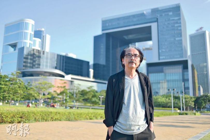 政府檔案處前處長朱福強自2007年退休後，從未停止控訴政府忽視管理檔案，並促請政府立法。正值橫洲發展一事突顯了管理公職人員工作紀錄的重要，他希望能因此引起公眾再次關注檔案法。（鄧宗弘攝）