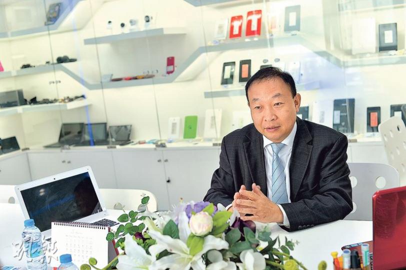 陽華集團董事長劉輝陽經常深港兩邊走，熟悉兩地科技發展的他點評，深圳人才相對集中，科技企業雲集深圳地鐵車公廟站一帶及深圳科技園，前者是陽華總部所在地，但香港亦有原創性團隊，訪問期間他更多次點名稱讚科大的機械人及無人機兩項發展相當出色。（蘇智鑫攝）