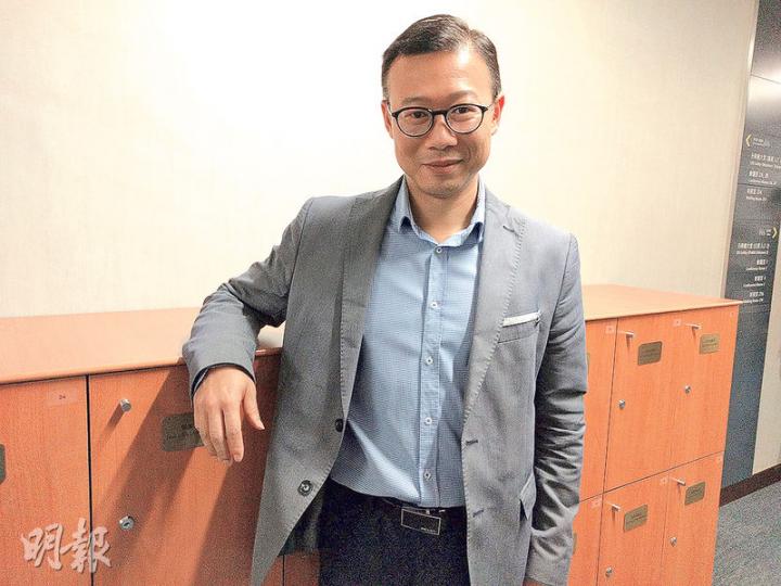 民建聯張國鈞（圖）話，有人講過唔少經常去立法會大樓健身室嘅議員都連任唔到，但佢笑言「唔驚」，日後會照去健身室做運動。（梁智康攝）