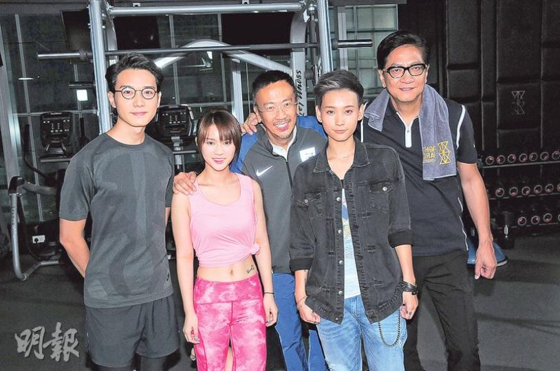 蔡瀚億(左起)、鄧月平、阿旦、談善言及陳友昨日在健身室為《小男人周記3》開工。(攝影/記者﹕林祖傑) 蔡瀚億(左起)、鄧月平、阿旦、談善言及陳友昨日在健身室為《小男人周記3》開工。(攝影/記者﹕林祖傑)