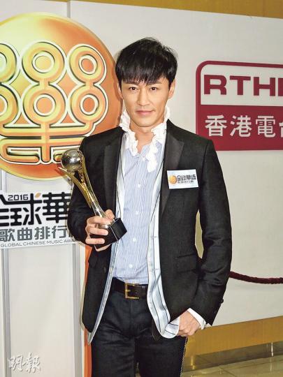 林峯昨日出席頒獎禮時重申,他沒跟樂易玲談過回巢問題。(攝影/記者:楊安莉)歐鎧淳(左)與譚詠麟昨日出席「2016全球華語歌曲排行榜」頒獎禮。(攝影/記者:楊安莉) 林峯昨日出席頒獎禮時重申,他沒跟樂易玲談過回巢問題。(攝影/記者:楊安莉)歐鎧淳(左)與譚詠麟昨日出席「2016全球華語歌曲排行榜」頒獎禮。(攝影/記者:楊安莉)