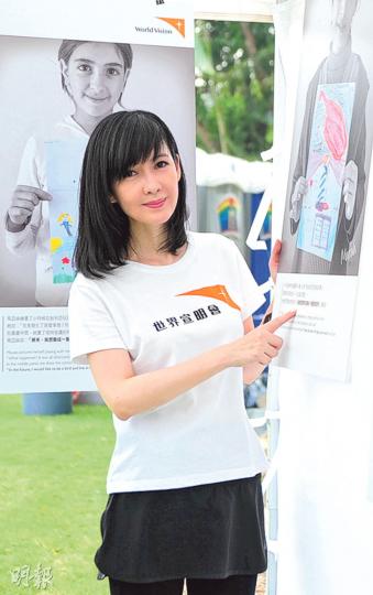 周慧敏表示自己往外地探訪難民,不用老公批准。(攝影鎅O者﹕林祖傑) 周慧敏表示自己往外地探訪難民,不用老公批准。(攝影鎅O者﹕林祖傑)