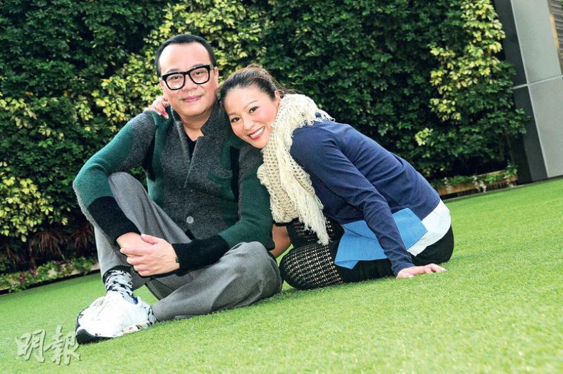 Bobby與滕麗名再次在《一屋老友去旅行》中合作，他表示這節目除以溫情作賣點外，亦希望提醒年輕人，出外旅行也可帶上家中長輩一起去。（攝影﹕孫華中）