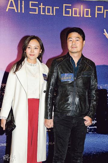 何佩瑜與男友翁子光十指緊扣拍拖睇首映。（攝影鎅O者﹕柯美、鍾偉茵）金燕玲再憑《一念無明》獲亞洲電影大獎提名角逐「最佳女配角」獎，笑言2017年就有開心事，是個好開始。（攝影鎅O者﹕柯美、鍾偉茵）樂易玲指李國麟已跟無綫續約沒離巢，又大爆苟芸慧拍緊拖。（攝影鎅O者﹕柯美、鍾偉茵）