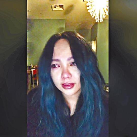 ■張惠妹前晚直播時掛念二姐,忍不住哭了起來。互聯網圖片 ■張惠妹前晚直播時掛念二姐,忍不住哭了起來。互聯網圖片
