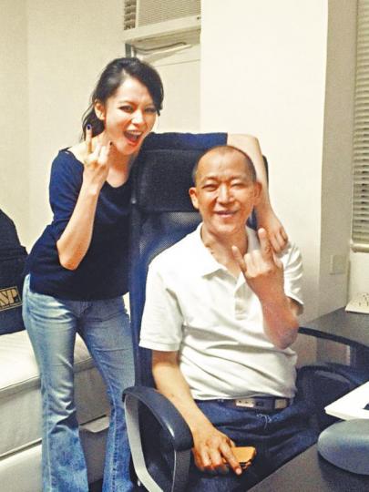 ■徐若瑄同爸爸感情唔錯,對於爸爸病逝非常傷心。台灣《蘋果日報》■徐若瑄同囝囝縮短北海道嘅旅程,趕返台灣。互聯網圖片 ■徐若瑄同爸爸感情唔錯,對於爸爸病逝非常傷心。台灣《蘋果日報》■徐若瑄同囝囝縮短北海道嘅旅程,趕返台灣。互聯網圖片