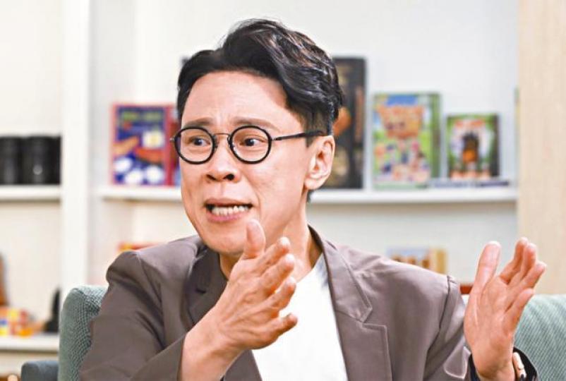 ■陳志雲指《蘭花刼》早已撇數,如此一來製作成本便不用計算在去年財政預算中。Opensky.tv圖片■06年製作的《蘭花刼》畫質差,但去年竟於翡翠台黃金時段播映。劇照■《溏心3》在昨日宣傳活動上,糟質陳敏之(左)來谷收視。 ■陳志雲指《蘭花刼》早已撇數,如此一來製作成本便不用計算在去年財政預算中。Opensky.tv圖片■06年製作的《蘭花刼》畫質差,但去年竟於翡翠台黃金時段播映。劇照■《溏心3》在昨日宣傳活動上,糟質陳敏之(左)來谷收視。