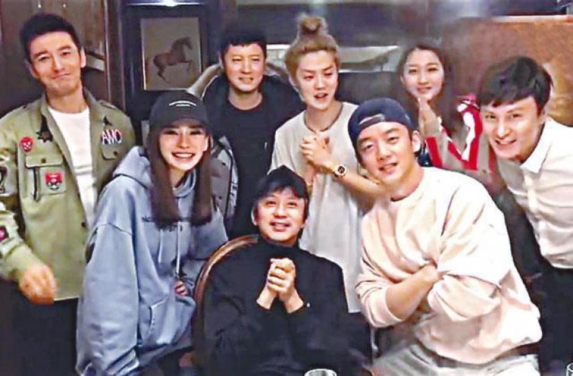 ■「跑男」成員拍片賀王祖藍(小圖)生日,更祝他早生貴子。微博圖片資料圖片 ■「跑男」成員拍片賀王祖藍(小圖)生日,更祝他早生貴子。微博圖片資料圖片