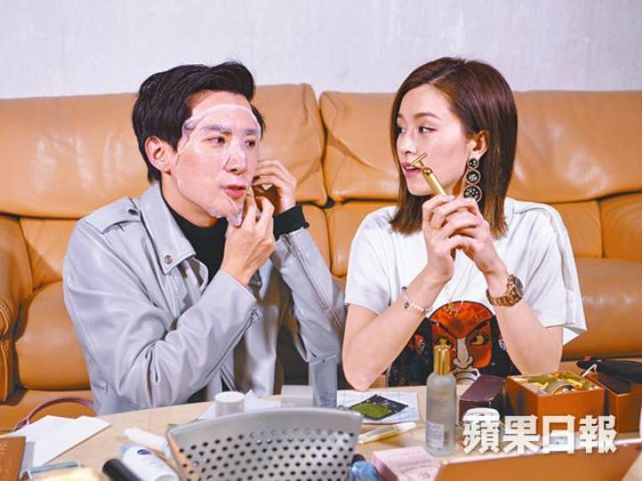 ■馬天佑在屋企開直播,請好友JM做嘉賓。
■馬天佑在屋企開直播,請好友JM做嘉賓。